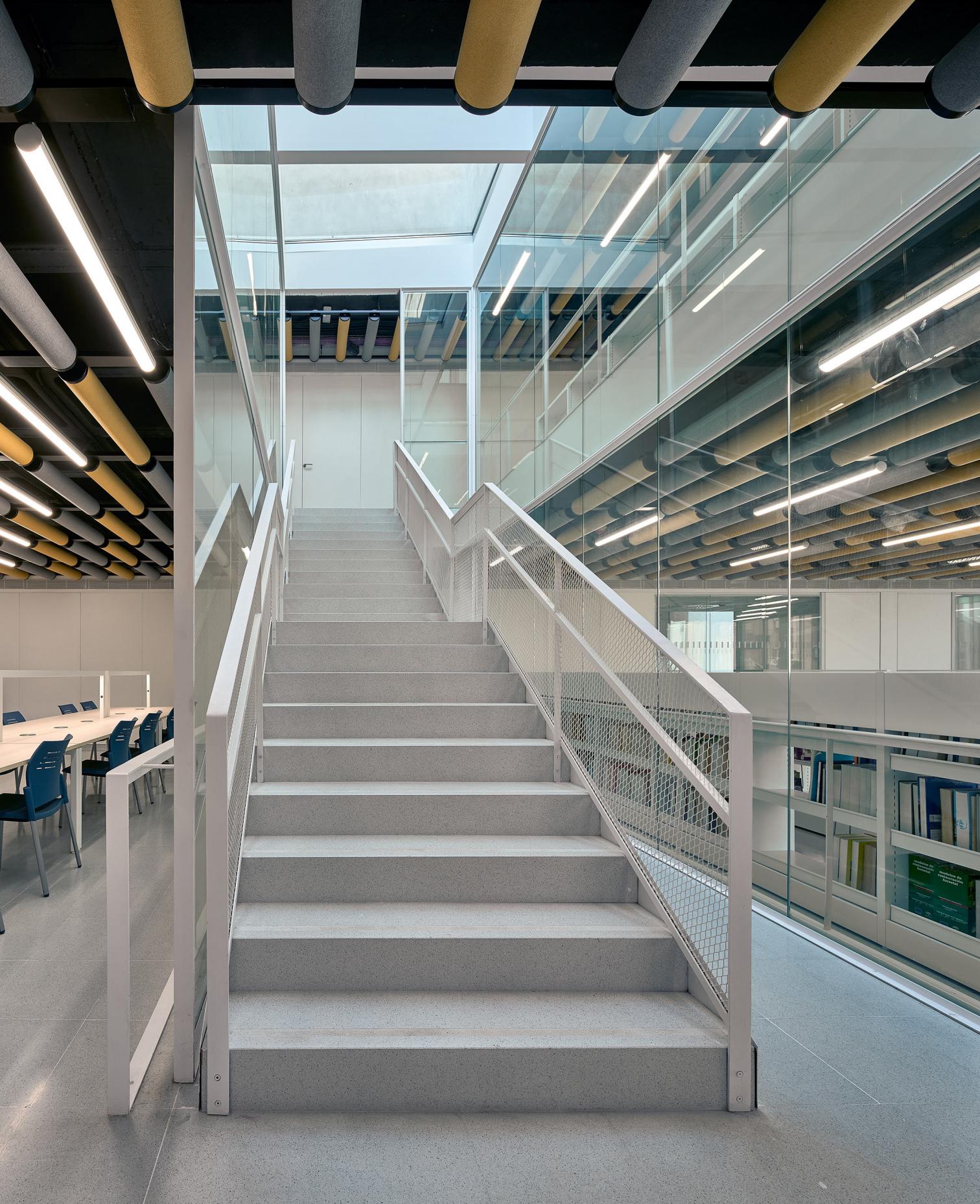 西班牙 Algeciras 大学图书馆-14