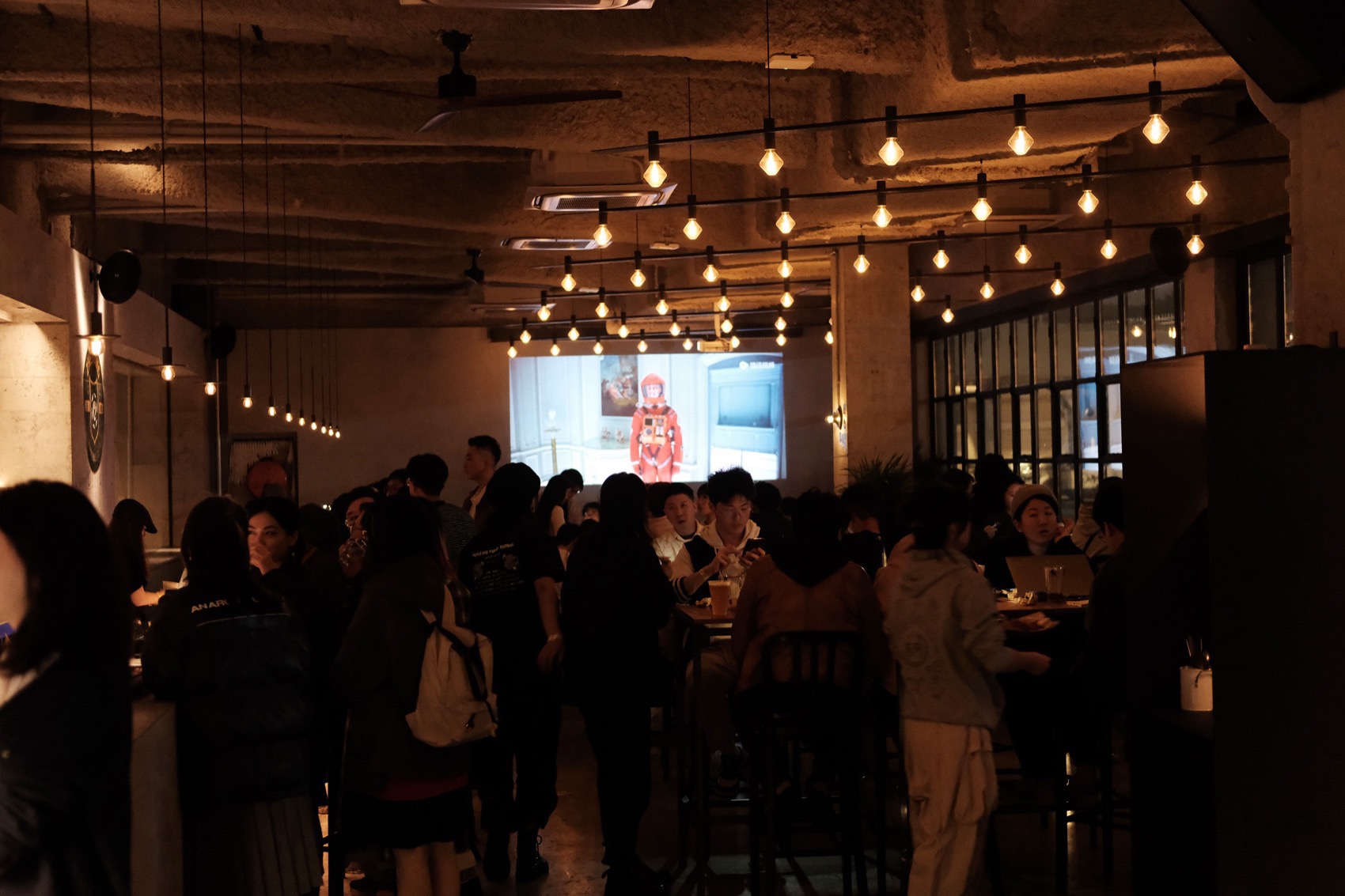 东河精酿 · 杭州黄龙店 / 杭州观堂设计-76