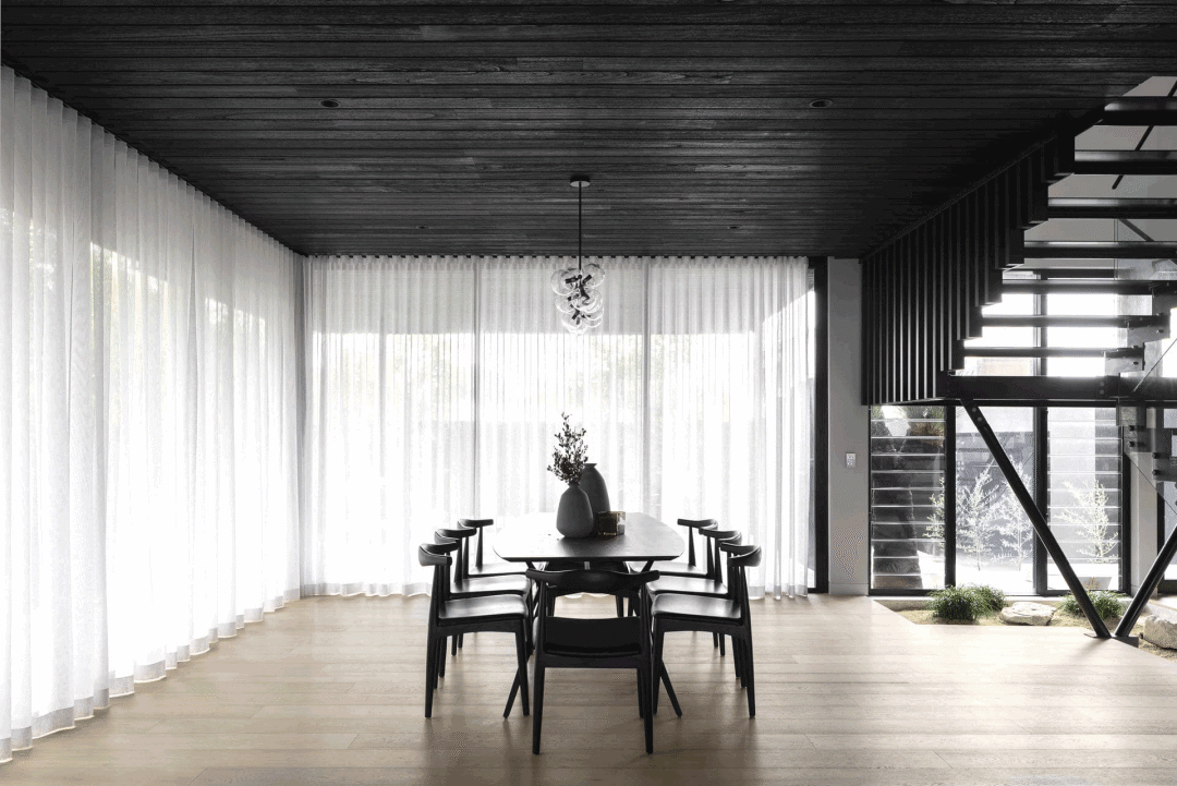 黑色雅宅 · 全黑色系Queensland home丨Carmichael Build和Story Design-46