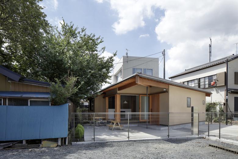 蘆田暢人建築設計事務所丨変形方形の平屋丨日本-0