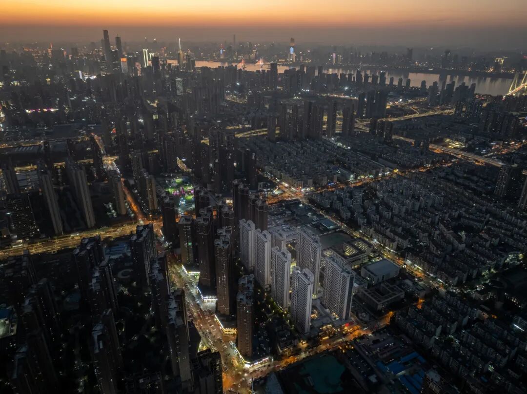 武汉联投·燕语光年丨中国武汉丨建筑 PTA 上海柏涛,景观重庆蓝调,室内四川山雨青杉-3