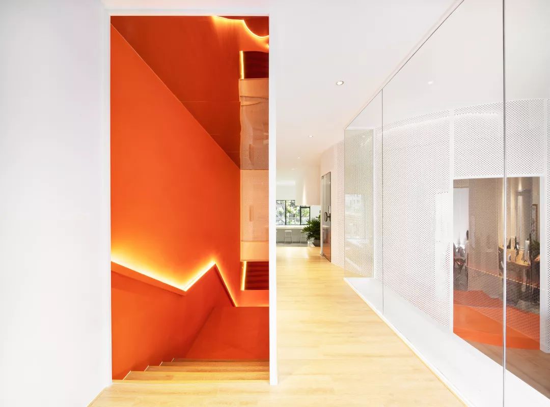 "无聊の瓶子"冷压果汁店 | 科技鲜榨,保留食物全营养-69