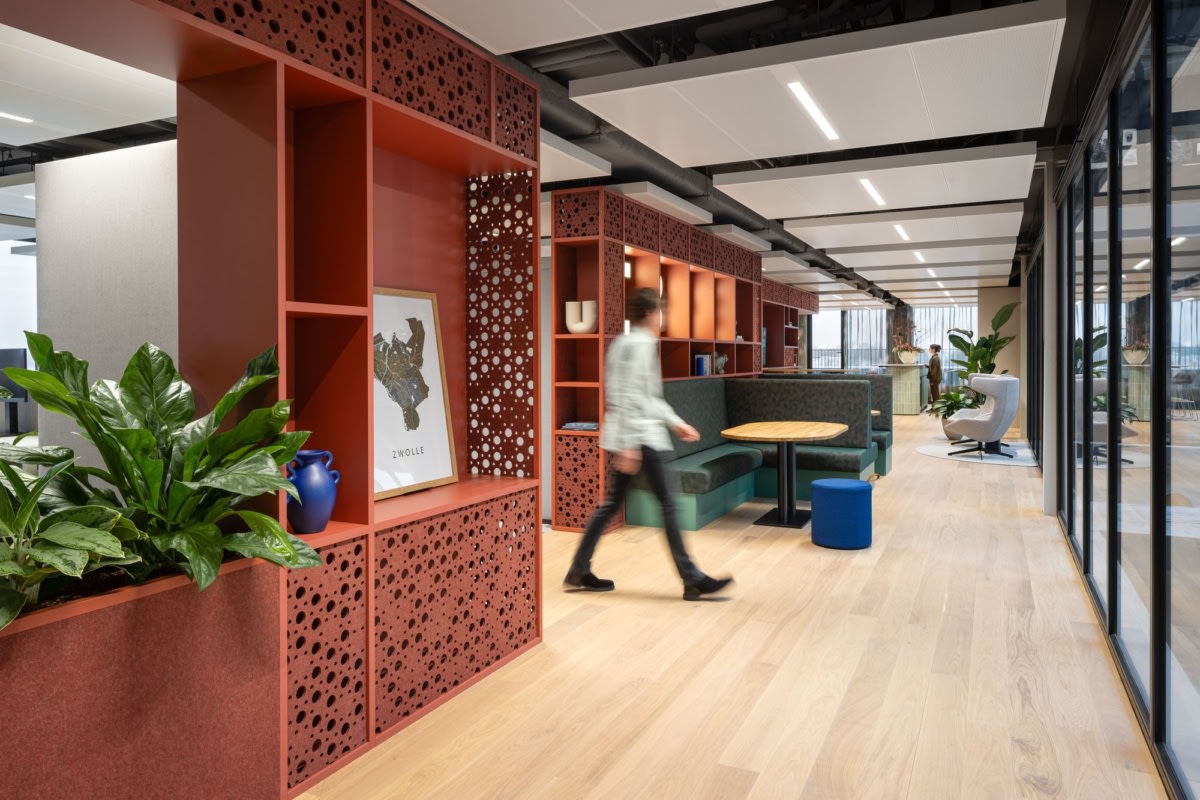 世邦魏理仕办公室

注：CBRE 是全球知名的房地产服务和投资管理公司世邦魏理仕（CBRE Group, Inc.）的英文缩写 丨荷兰兹沃勒丨CBRE Design Collective-14