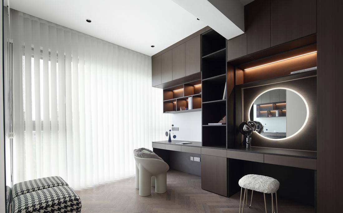 深咖灰调的普拉提会所-20