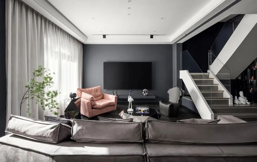 255㎡简约精致的私宅，静谧且有深度！-3