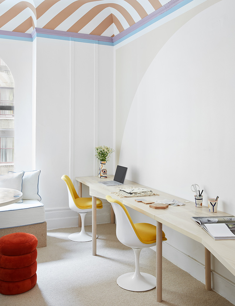 纽约时尚儿童游戏室，马戏团风格条纹天花板-7