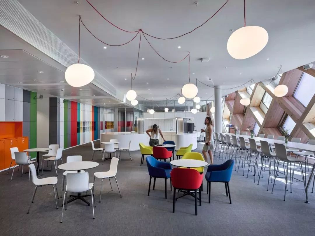 Swatch 总部大楼,木结构与品牌精神的完美融合-15