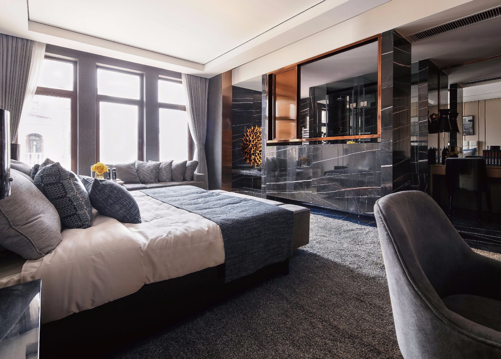 山东瑞玛名门瑞马意墅洋房 17 楼 B 户型别墅设计-5