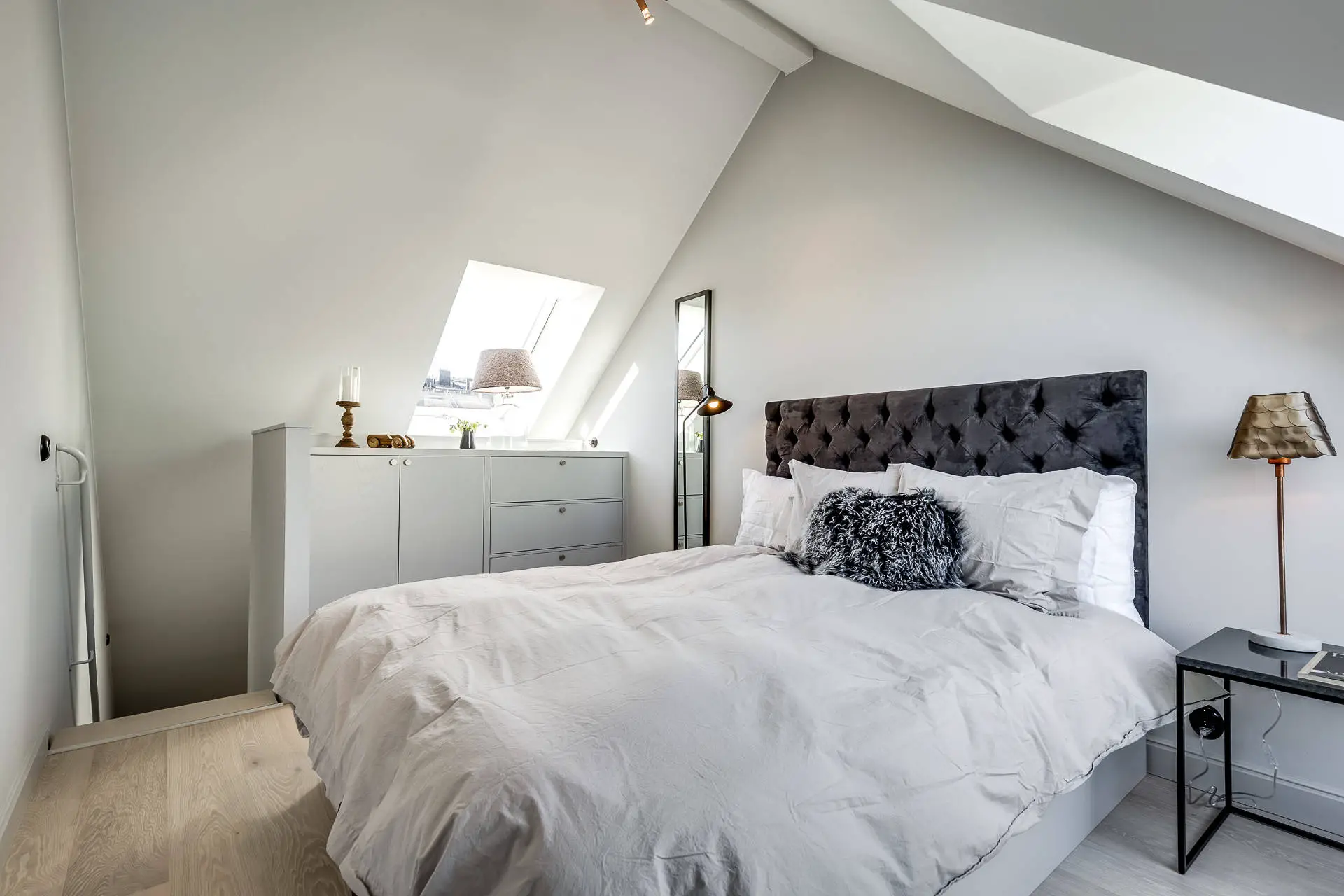 同一大厦内的三套风格统一又各具特色的公寓设计-32