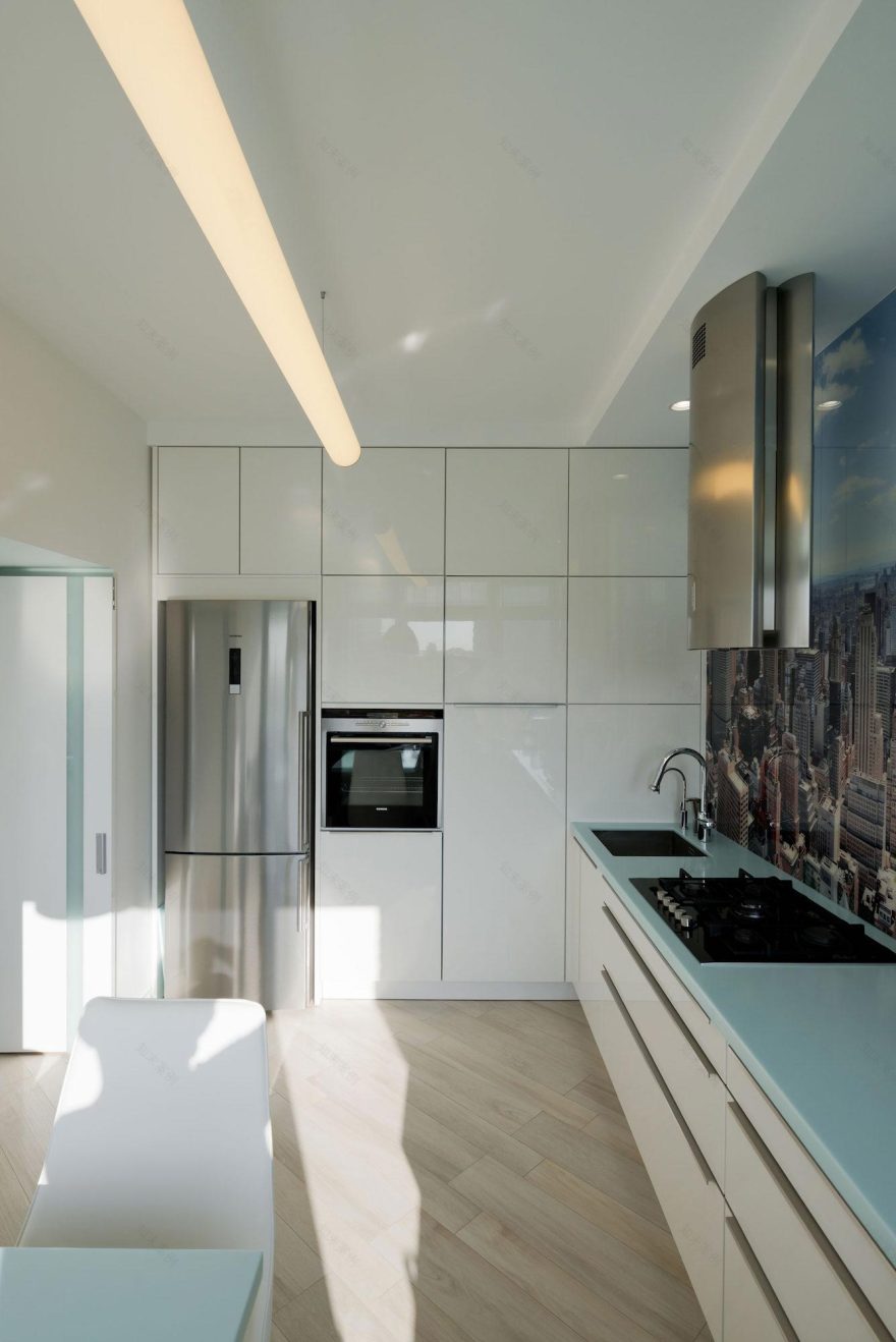 莫斯科 130 平米现代全白公寓——温馨舒适的双重功能空间-17