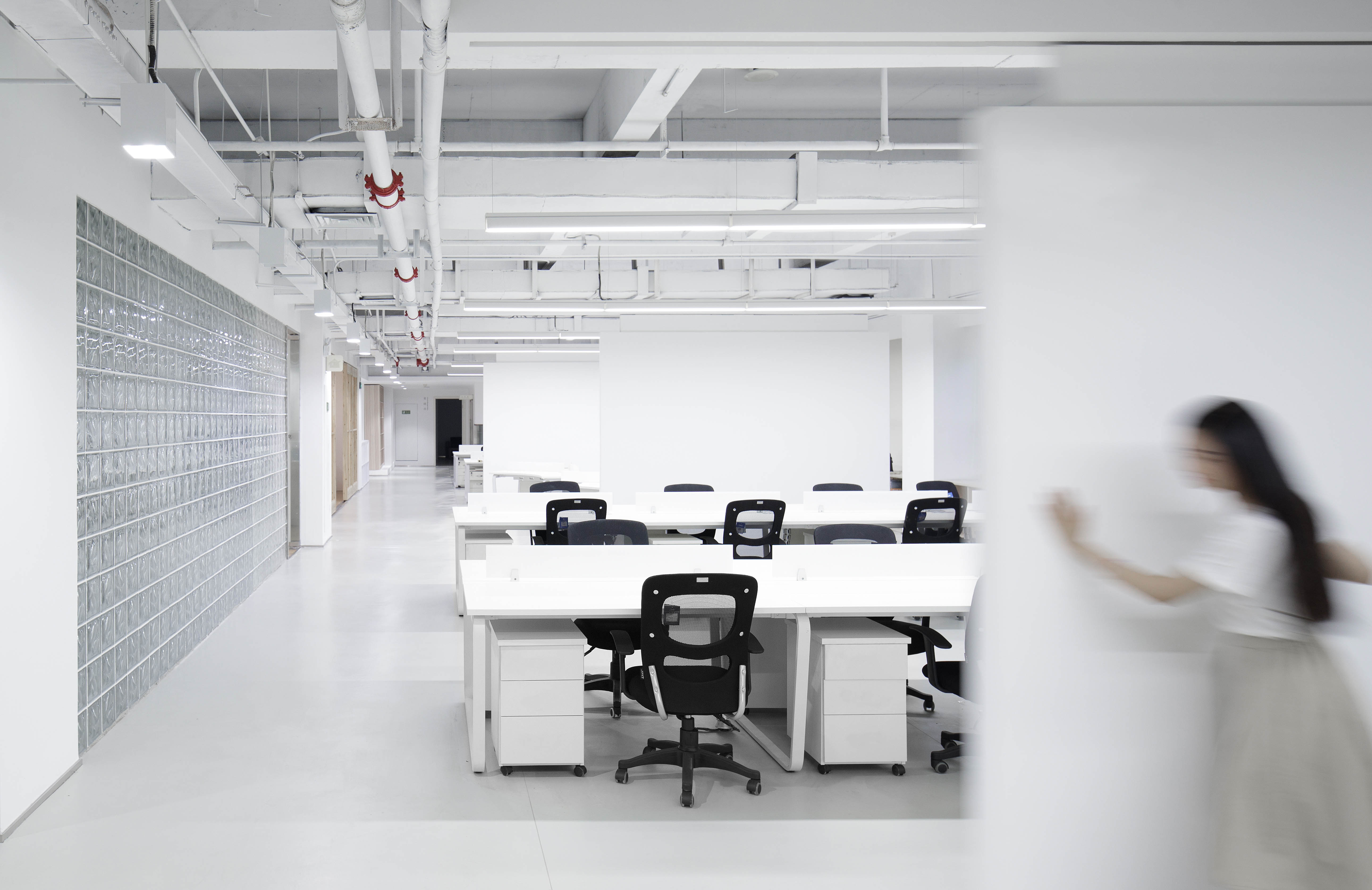 郦文曦建筑事务所打造的游戏公司办公室空间设计-76