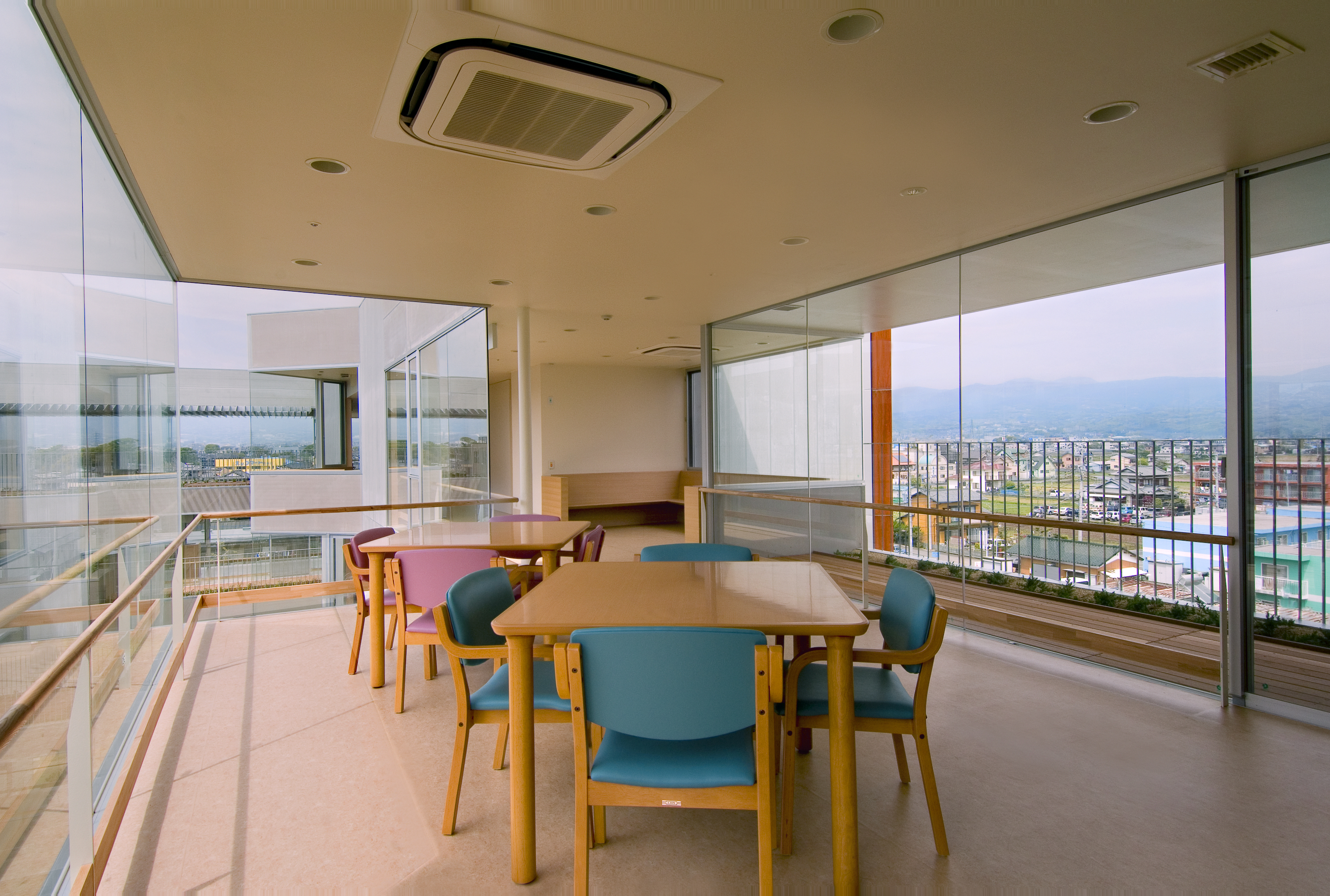 福井山峦间的温馨养老院-26