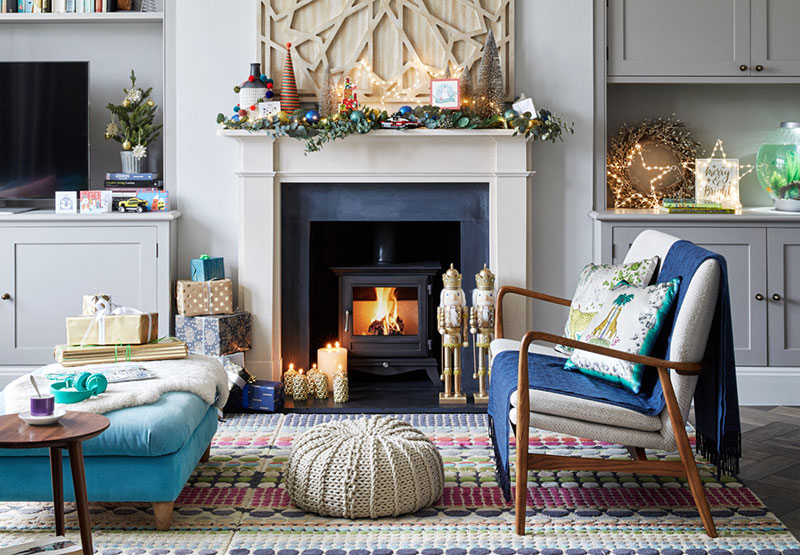 伦敦维多利亚式联排别墅的圣诞装饰-1