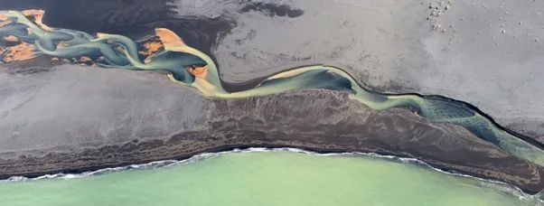 锦绣樾江府 | 河流元素贯穿的现代售楼空间-0