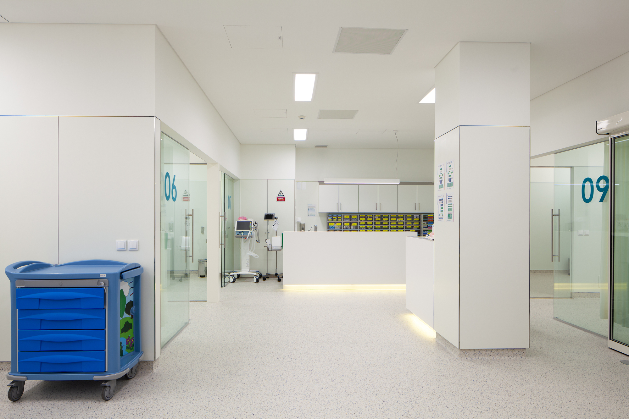 Luz Saúde Vila Real Hospital / OPENBOOK Architecture-29