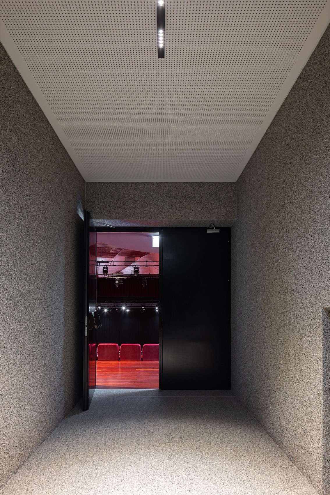 文化中心丨葡萄牙丨Galeria Gabinete-47