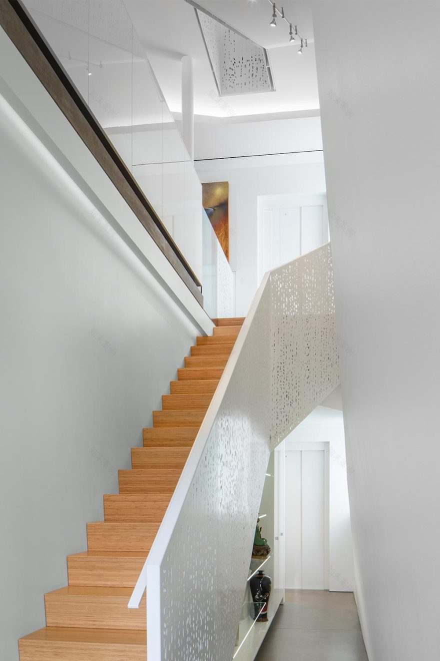 罗伯特·马施克建筑师打造的城市中的私密住宅-16