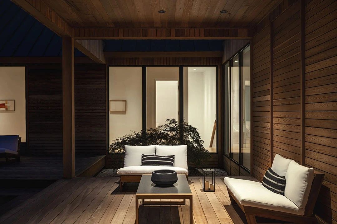 雪松木包覆的东汉普顿住宅丨Oza Sabbeth 建筑事务所-23