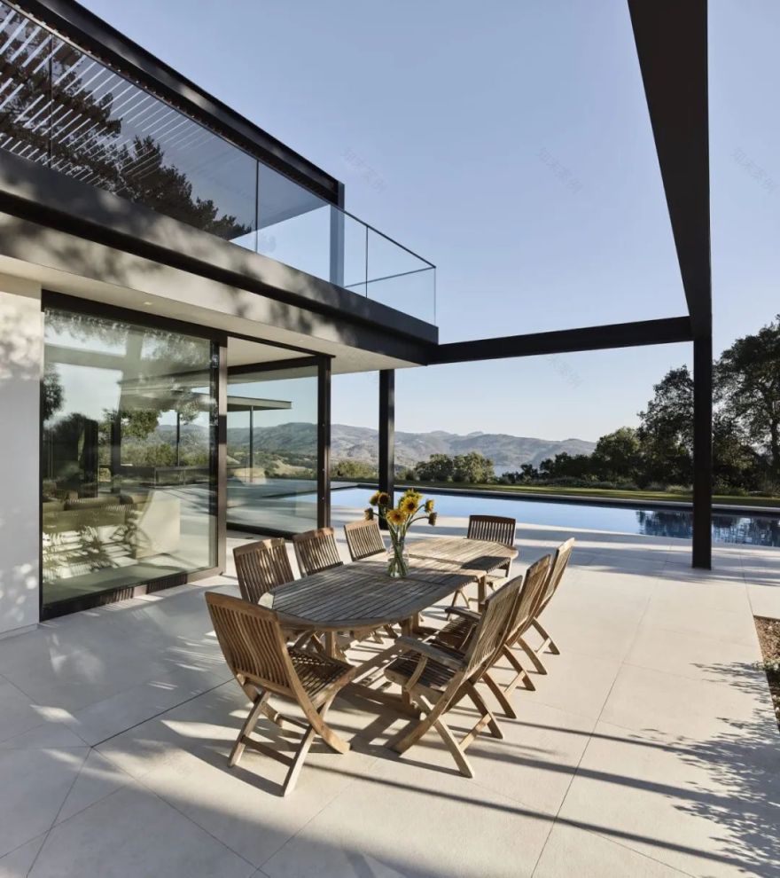 轩尼诗湖畔现代别墅设计丨Signum Architecture-6