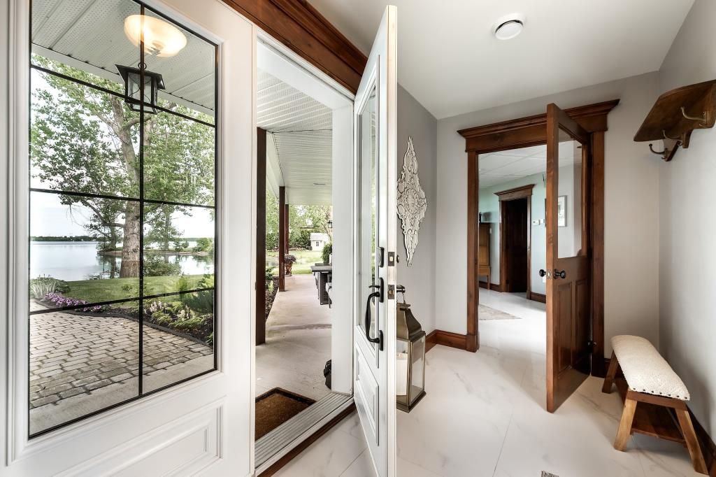 Valleyfield滨水宽敞房产丨加拿大魁北克丨Joli Joli Design-13