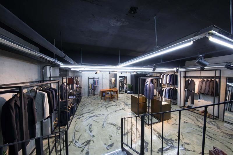 光之点睛，极简空灵的时尚店铺设计-13