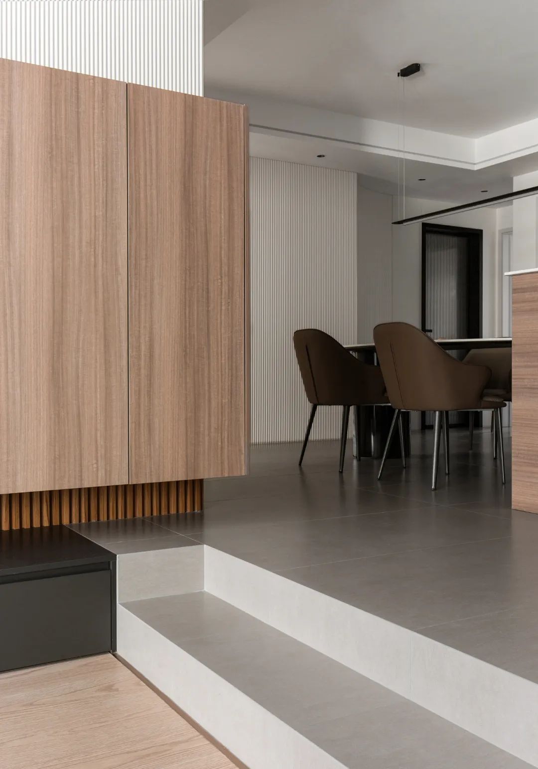 158㎡全承重墙老三居的现代简约设计丨研筑国际室内设计事务所-13