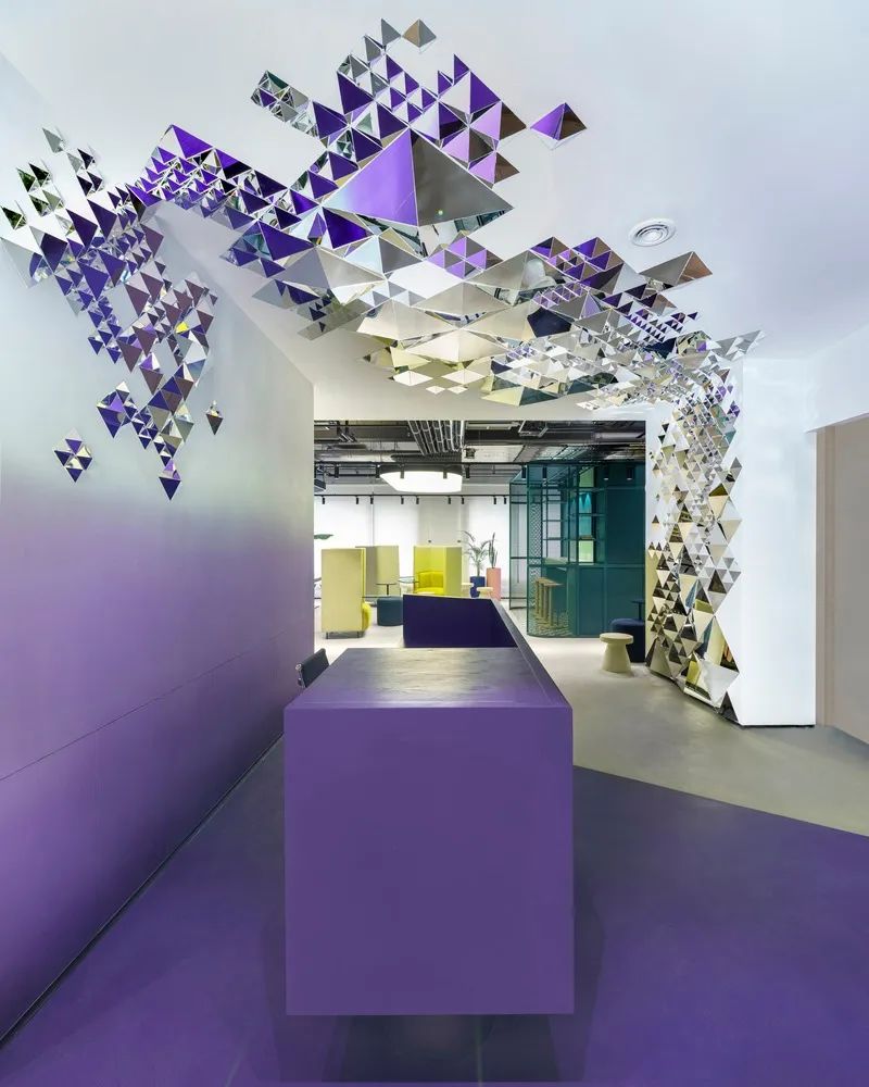 漂浮太空间的化妆品工作室丨波斯花园工作室-13