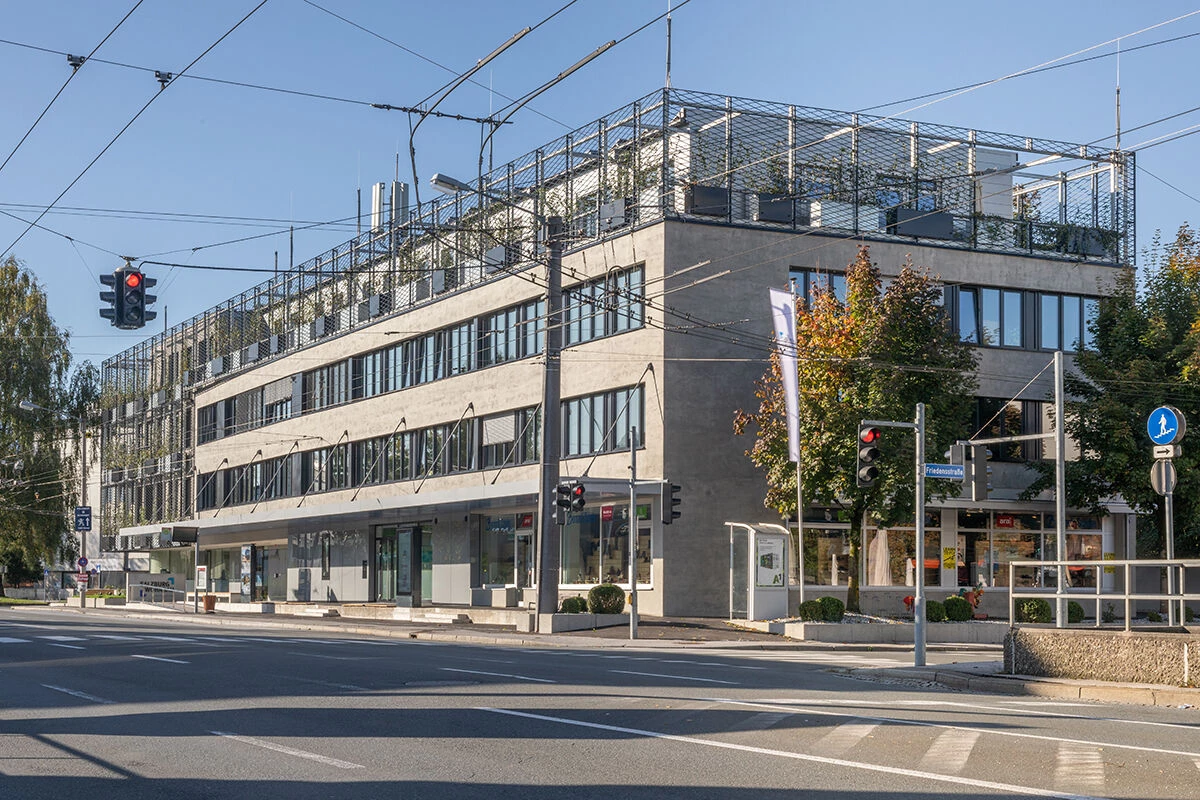 奥地利绿意盎然办公室改造-19