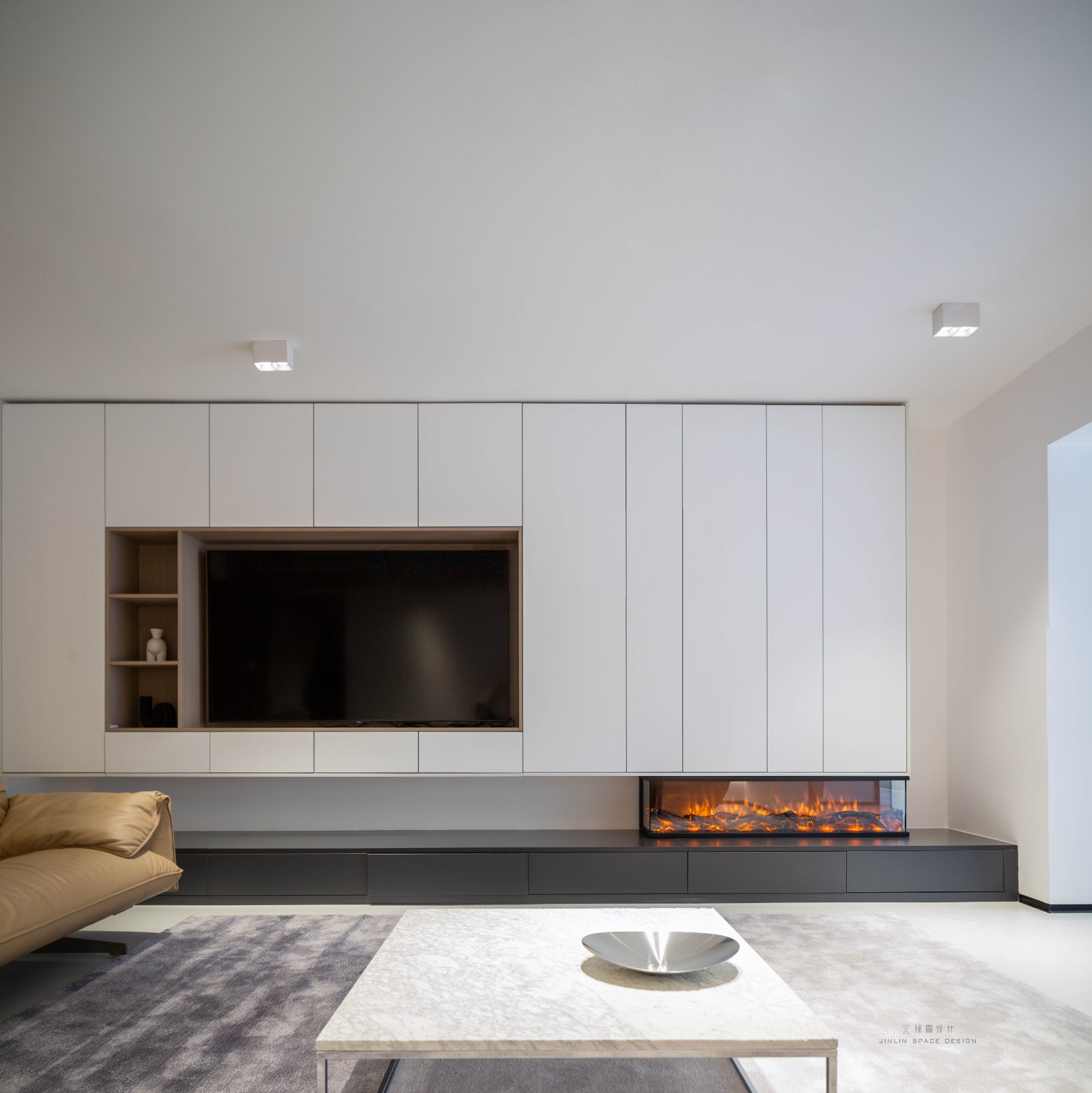 琐碎空间大改造 | 220 平经典现代风设计，灯光与质感的完美结合-2