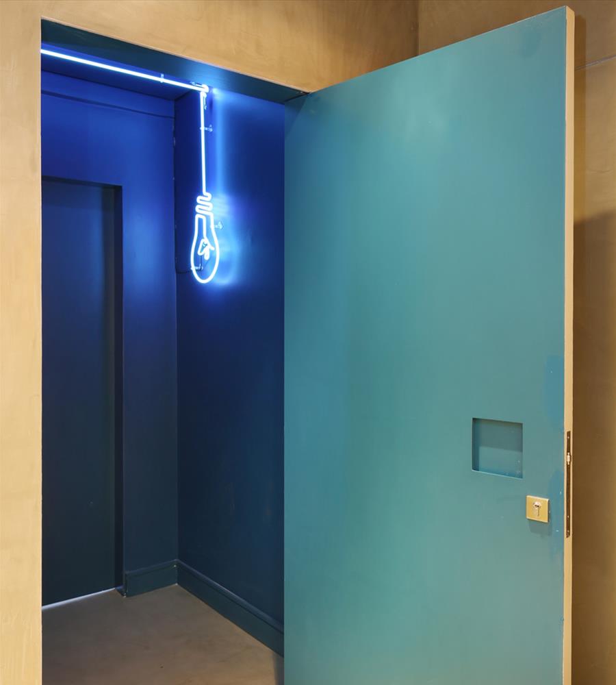 J·E 现代工业风公寓-1