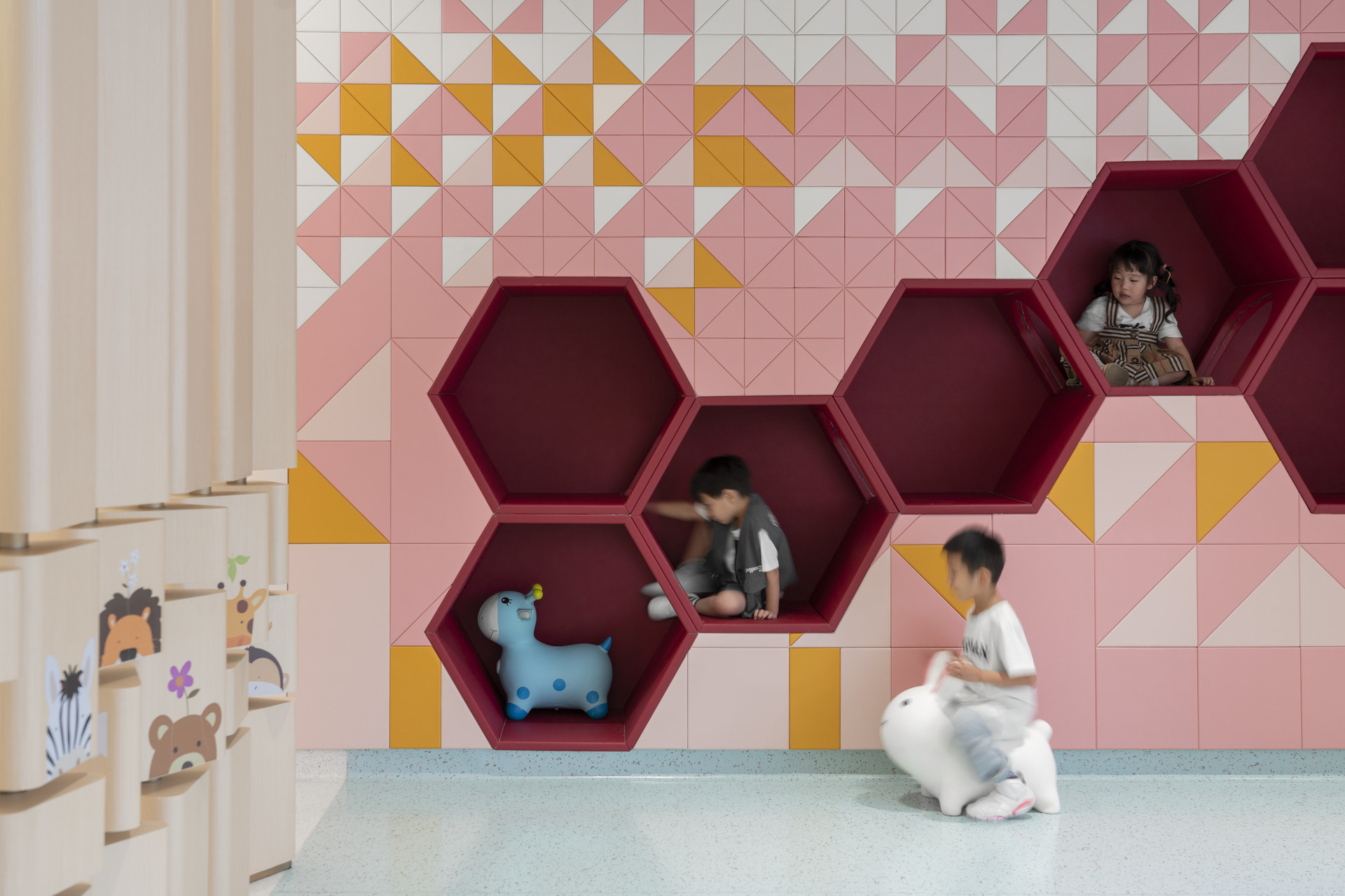 Xi’an Angel Children’s Clinic | Woods Bagot-3