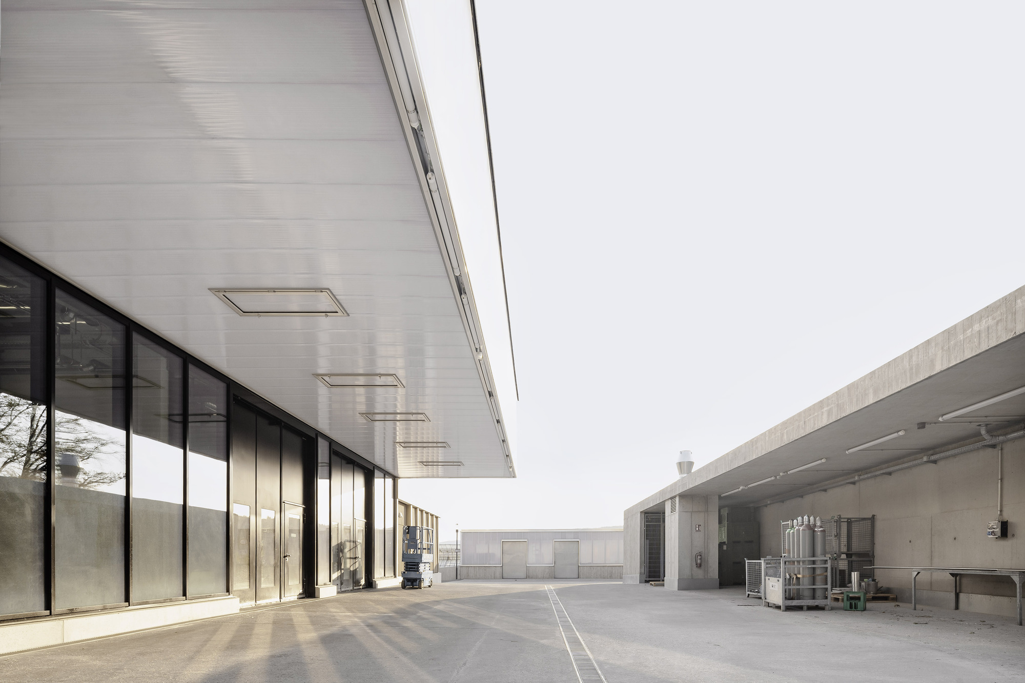 University of Applied Sciences for Beverage Technology – Lecture Hall Building and Logistics Laboratory / Bez+Kock Architekten + Ernst2 Architekten-49