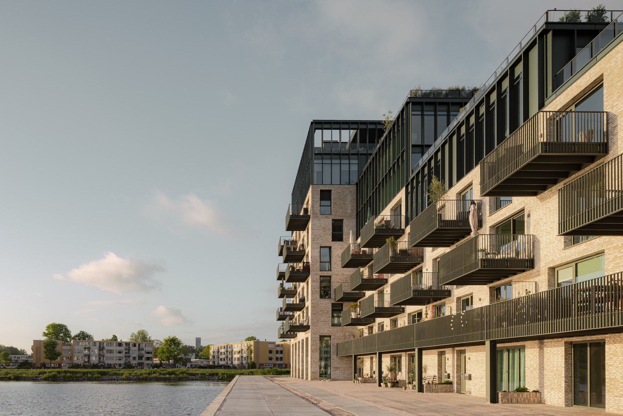 House at the Harbor / Powerhouse Company-24