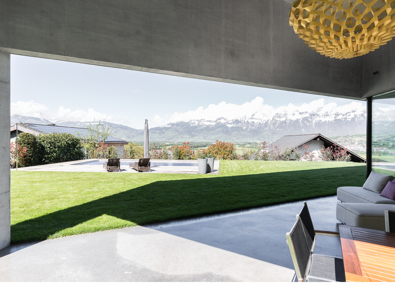 森林边缘的三角形诗意住宅-43