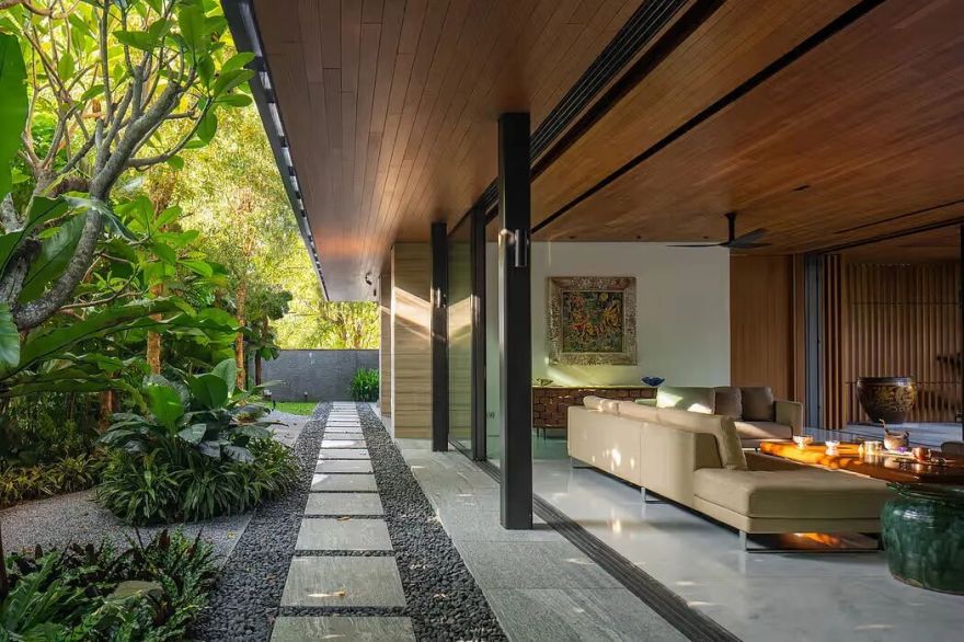 两个掩映在自然中的现代别墅-32