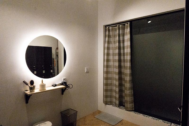 光影塑造的 60 平米个性商铺-8