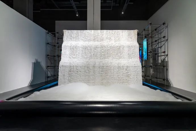 嘉人 Marie Claire 虚拟未来时尚艺术展丨中国成都-9