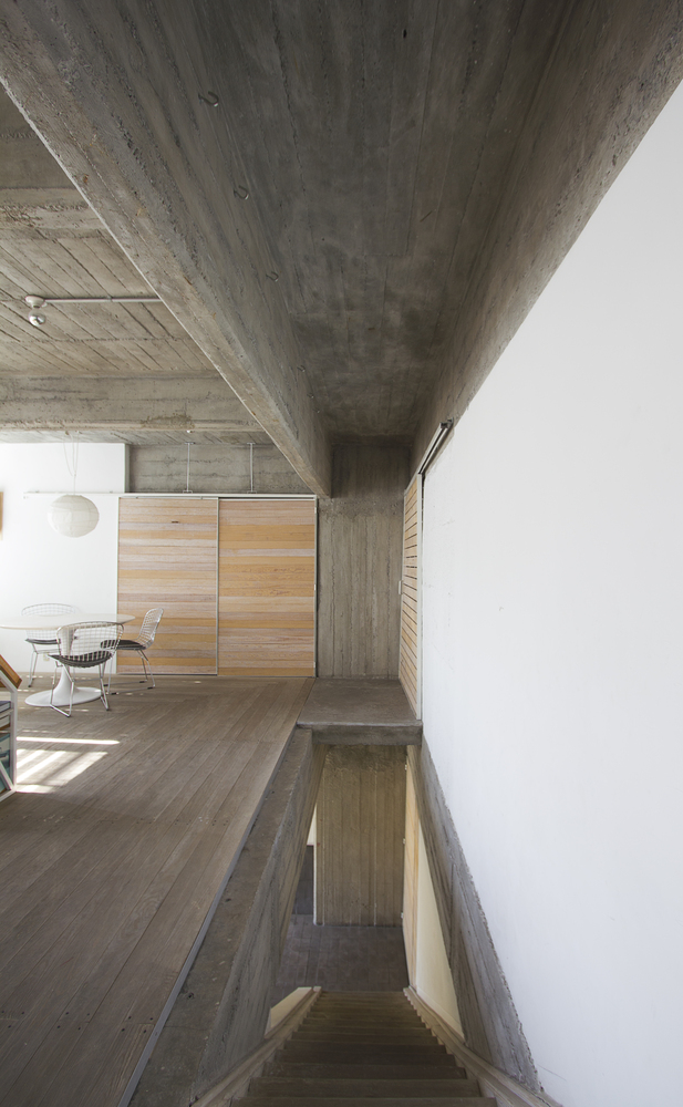 墨西哥城市中心翻新之作，木痕肌理打造独特空间-30