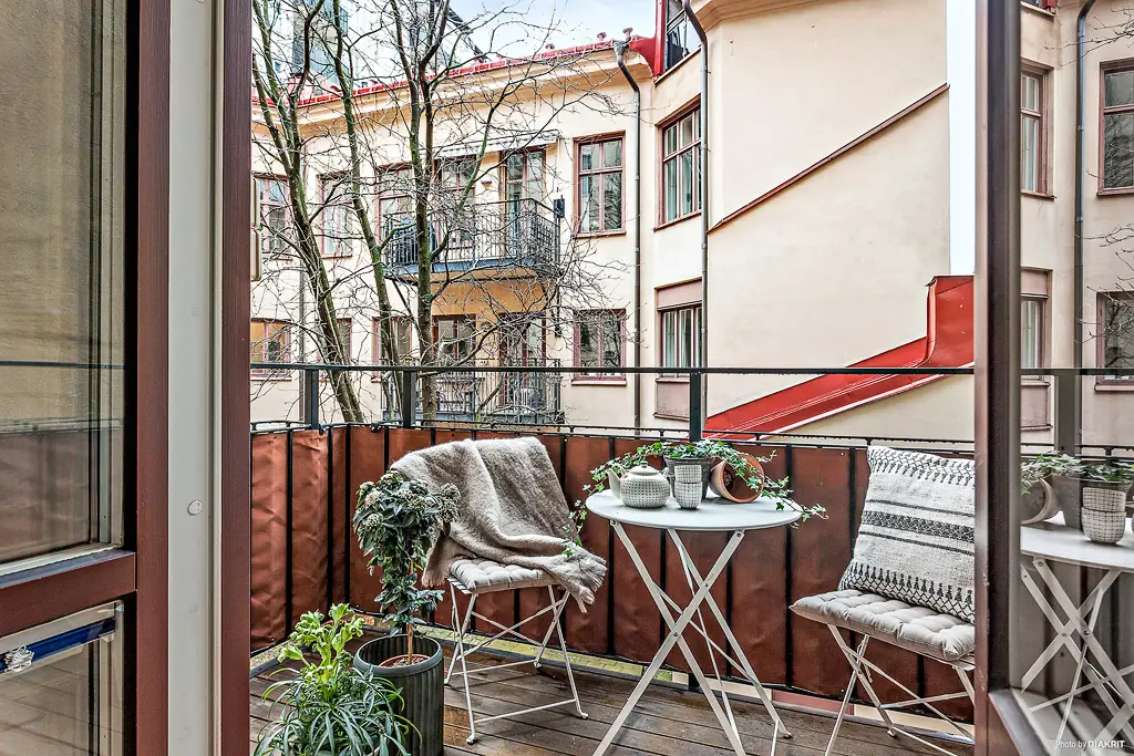 瑞典灰白经典公寓 | 温馨宁静的现代设计-22