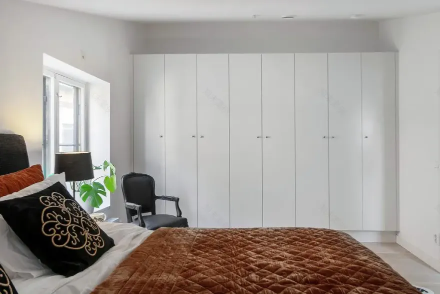 "瑞典 19 世纪古宅现代改造,工业风格窗户展现独特魅力"-16