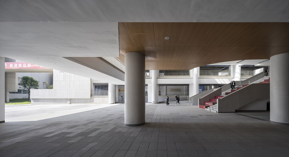 江苏省靖江高级中学新校区丨中国江苏丨江苏中锐华东建筑设计研究院有限公司荣朝晖工作室-64