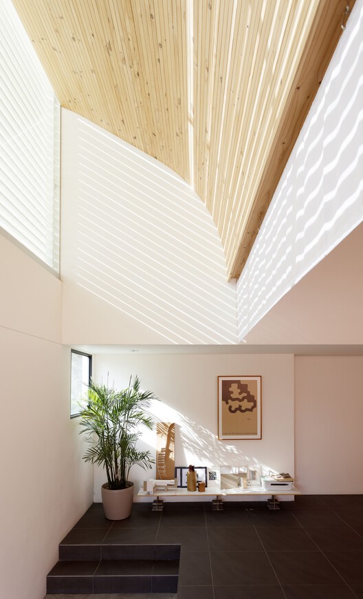 秘鲁 Poniente House · 以光影游戏塑造的沙漠之家丨PeruPiura丨Losada Rodríguez Arquitectos-19