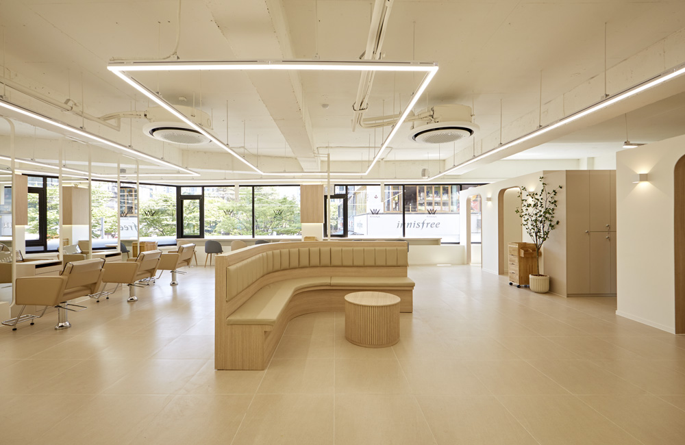 白色与木质的美容院设计-7