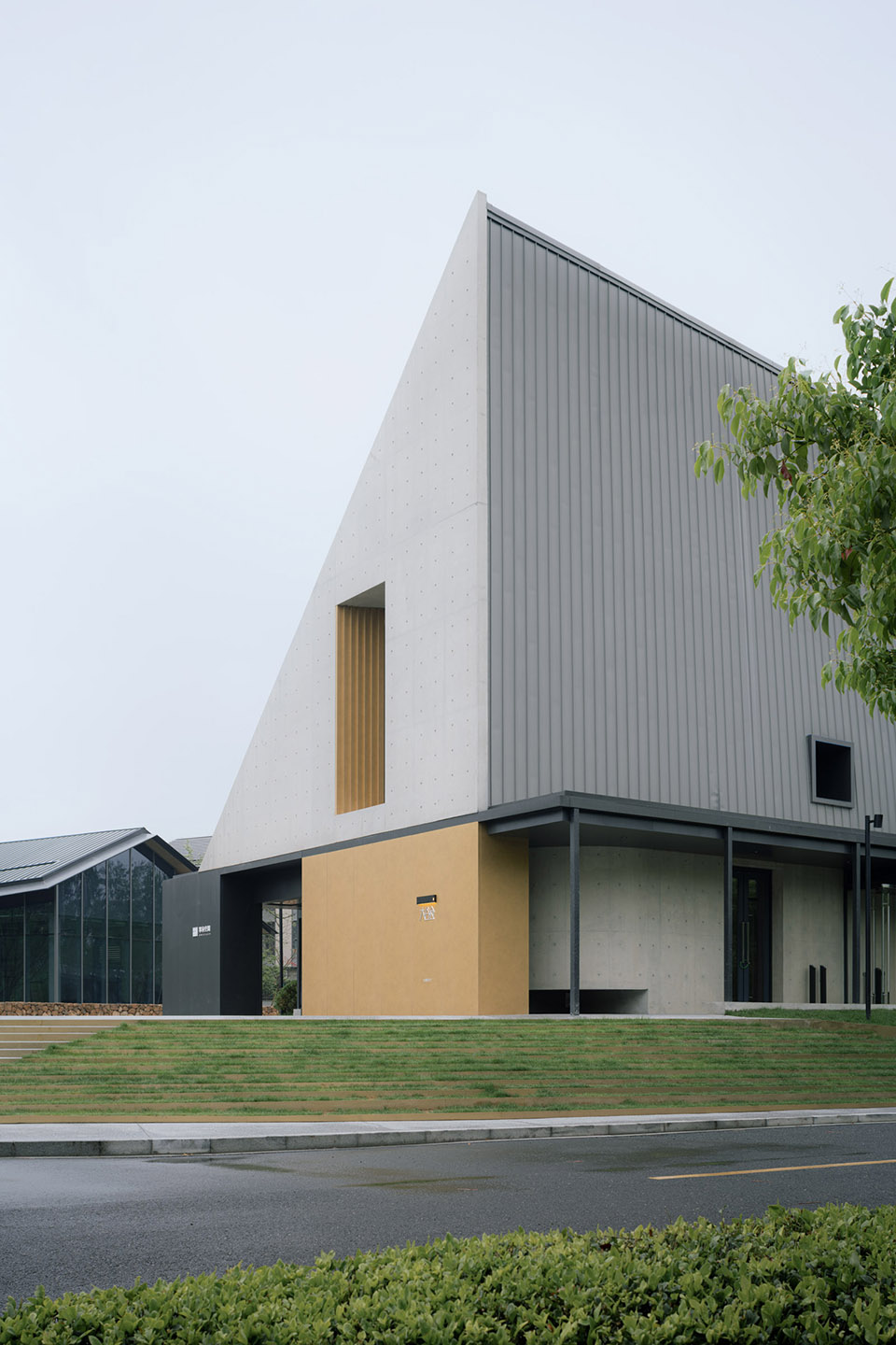 杭州阴雨天的良渚大谷仓建筑丨中国杭州丨大舍建筑,本质映像-22