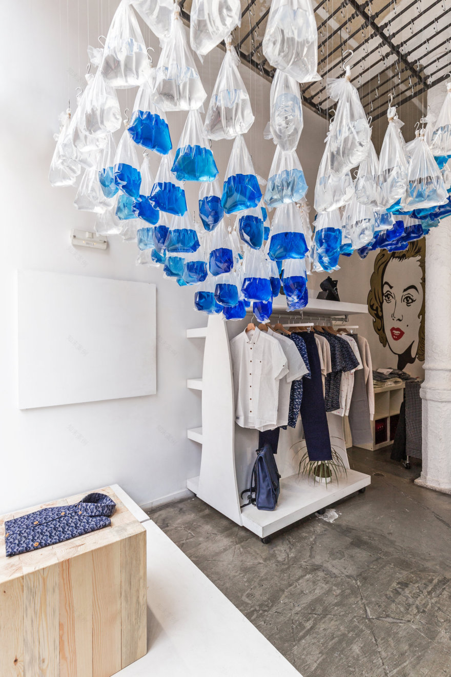 Liquid Modernity | Shopwindow for Olow in the IguapopShop store-6