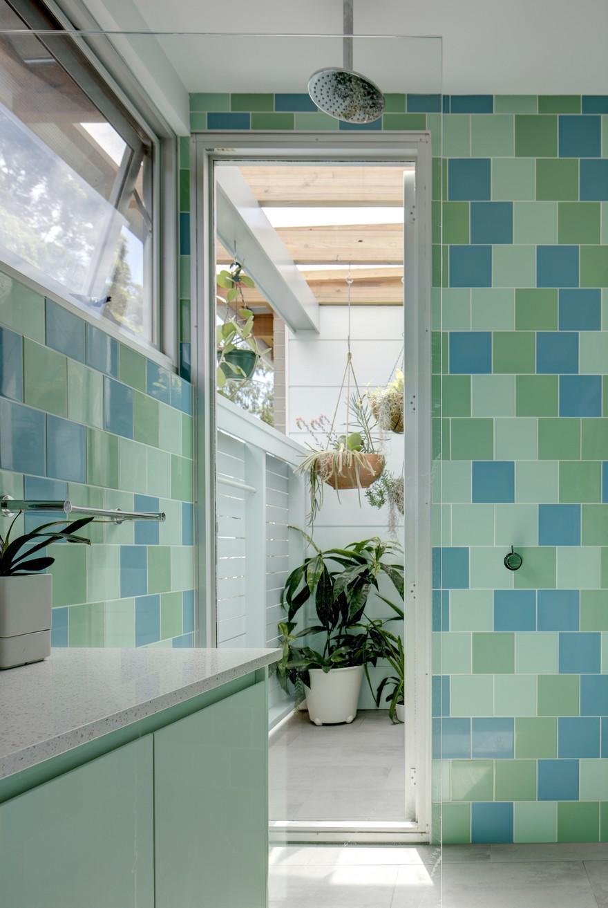 Old Weatherboard House in Sydney Gets Modern Addition-33