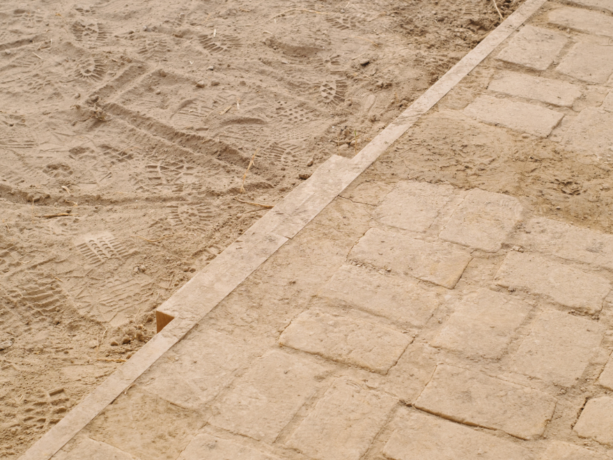 秘鲁帕查卡马克考古遗址的儿童与考古学家共享空间-30