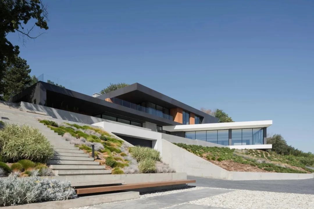 莫斯科郊区别墅，极简美学与自然融合的典范-104