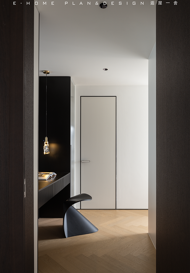 在墙角嵌镜子，给冰箱挪新家，用线条制造生活波动-18