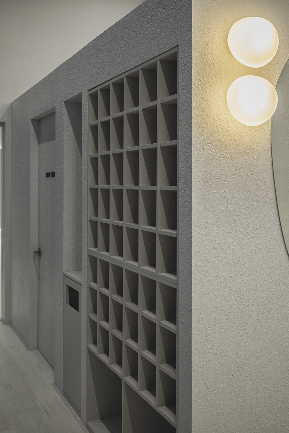 简约白色瑜伽室，45 平米的空间艺术-13